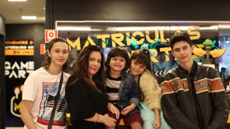 Era rica, ficou pobre no divórcio e hoje é dona de franquia de games; conheça
