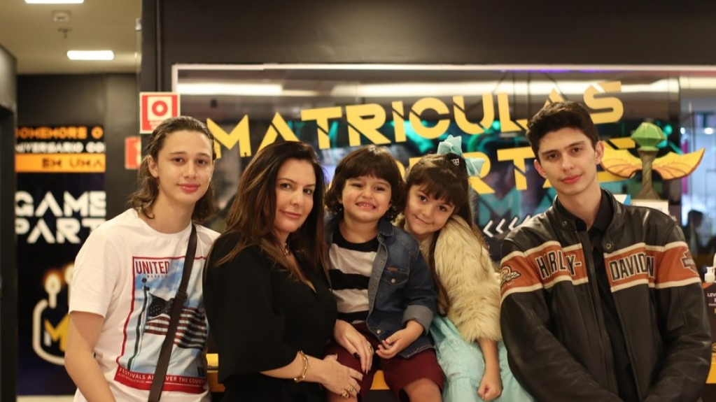 Era rica, ficou pobre no divórcio e hoje é dona de franquia de games; conheça