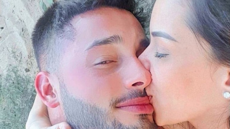 Ivy Moraes e Nandinho Borges não escondem o romance