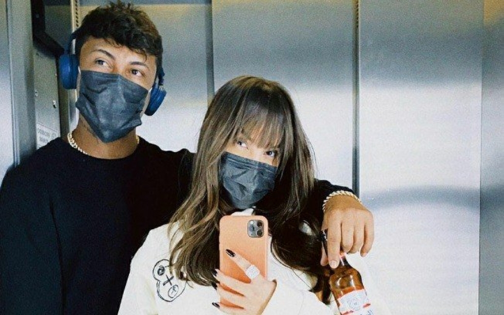 Thais Braz assume relacionamento com o rapper Xama Thais Braz assume relacionamento com o rapper Xama