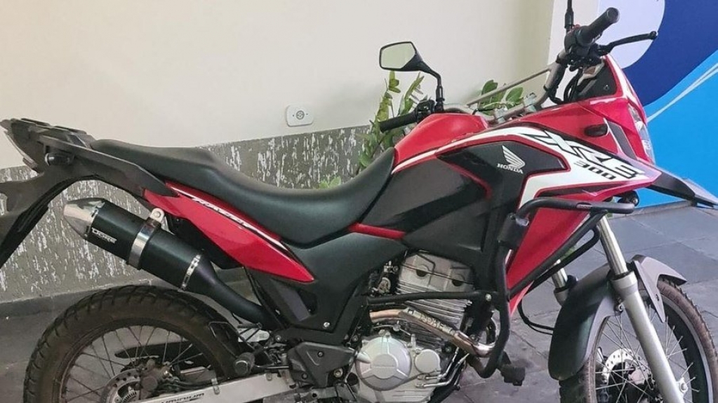 Motociclista leva multa grave por conduzir sem cinto de segurança: "como assim?" Motociclista leva multa grave por conduzir sem cinto de segurança: "como assim?"