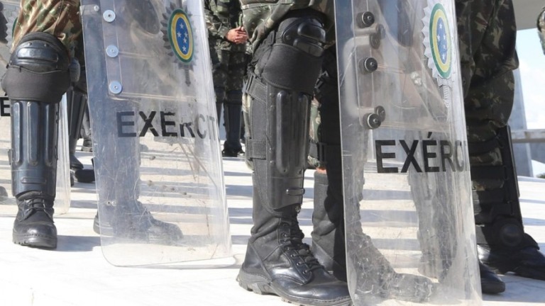 Gasto com militares cresce para R$ 5,5 bilhões após reestruturação na carreira