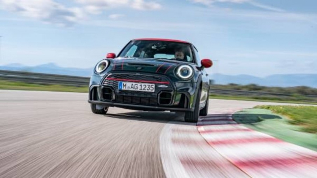 MINI apresenta a linha 2022 do John Cooper Works Hatch 3 Portas