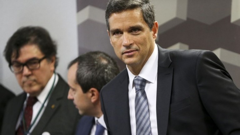 Presidente do BC vê ritmo de vacinação lento, mas prevê aceleração para junho