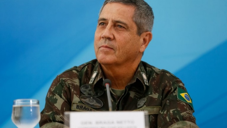 Presença de Braga Netto em manifestação também recebeu críticas de militares