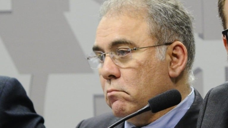 Queiroga reduz militares, mas mantém aliados de Pazuello no Ministério da Saúde