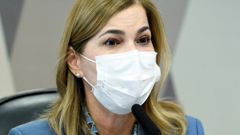 Capitã Cloroquina critica OMS por interromper estudos com remédio: "desserviço"