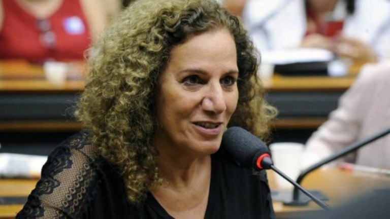 Privatização da Eletrobras é criminosa, diz deputada; internet reage