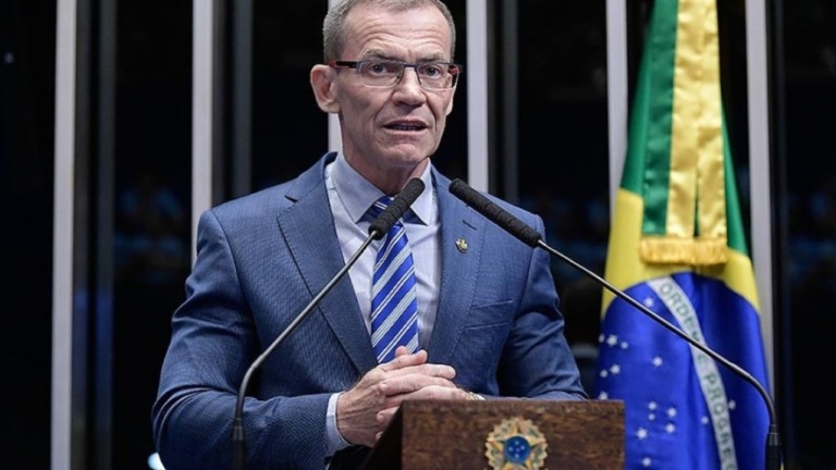 Saque do FGTS: Senador quer liberar para quem tiver ou adotar filhos; entenda