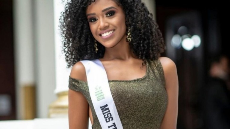 Modelo é eliminada de concurso de Miss após pedir representatividade