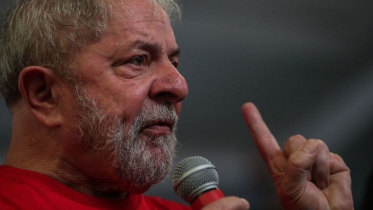 Lula diz que Bolsonaro mente sobre ser religioso: "Usa o nome de Deus em vão"