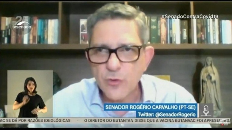 "Presidente passa o tempo todo desinformando a população", acusa senador na CPI