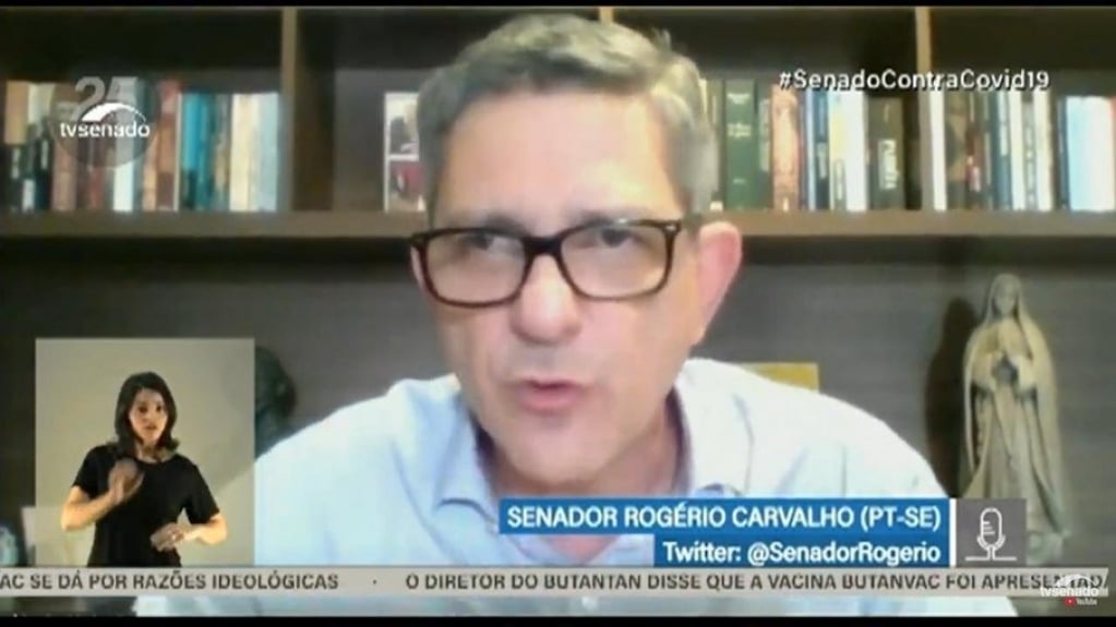 "Presidente passa o tempo todo desinformando a população", acusa senador na CPI