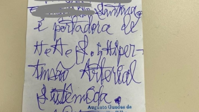 Médico e dono de clínica são presos por venda de atestados falsos para vacinação
