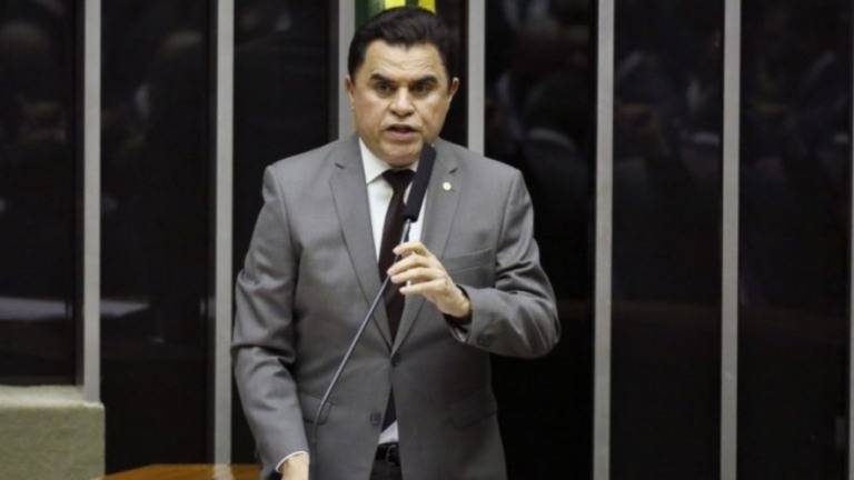 Auxílio emergencial retroativo pode pagar R$ 600 desde 1º de janeiro; entenda
