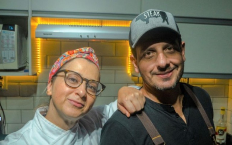 Como conseguir uma renda extra mensal de R$ 5 mil cozinhando em casa?