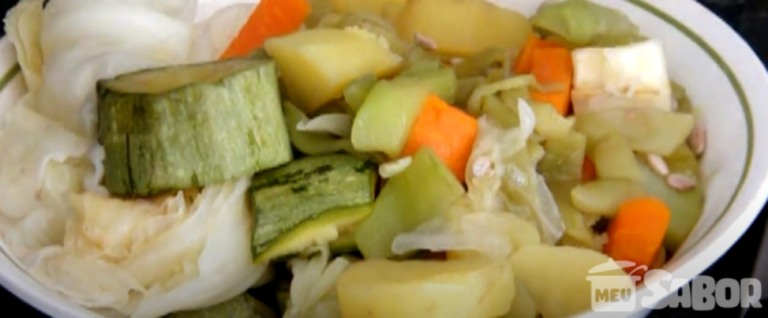 Legumes na panela de pressão Legumes na panela de pressão