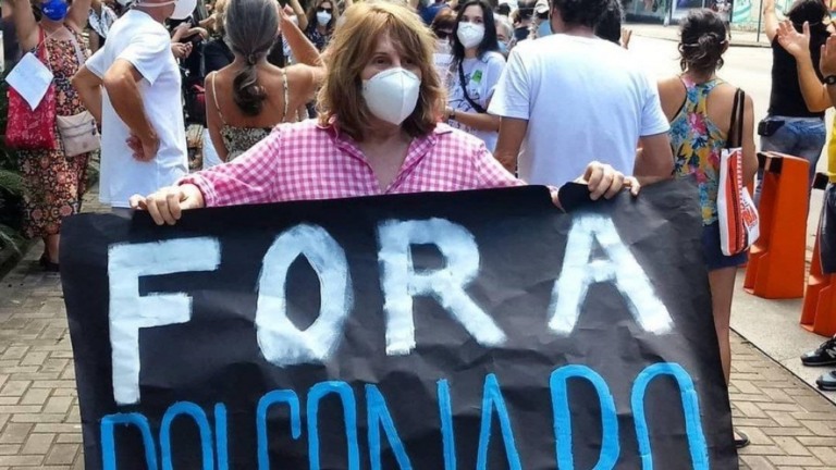 Famosos comparecem a protestos contra Bolsonaro em todo Brasil