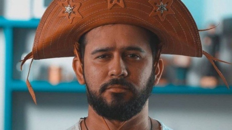 Bráulio Bessa, poeta do 'Encontro', recebe alta após internação por covid-19