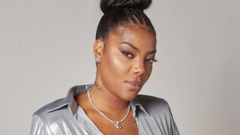 Ludmilla é cobrada por não se posicionar contra Bolsonaro e se revolta com fãs