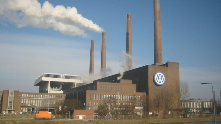Volkswagen vai parar fábricas no Paraná e em São Paulo por falta de peças