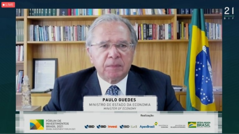 Guedes promete "surpreender o mundo" após a aprovação das reformas