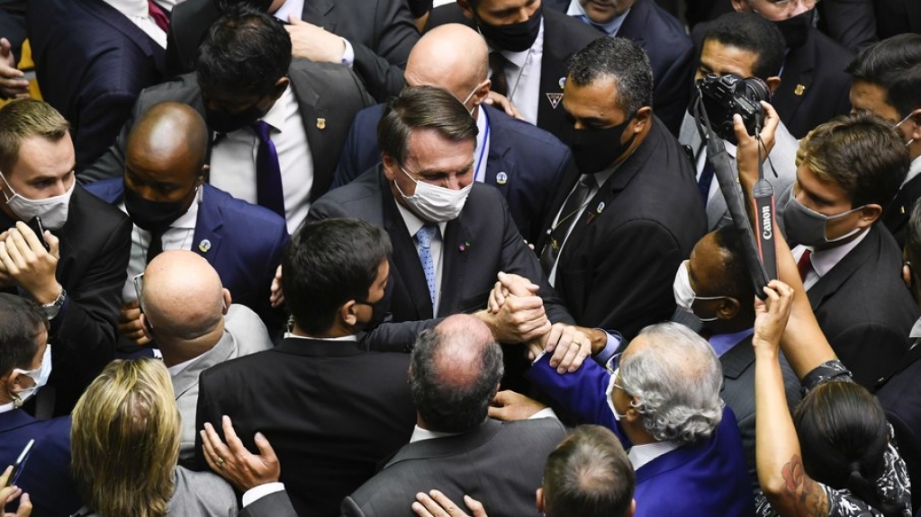 AuxÃlio emergencial de R$ 400 pode ser chave para reeleger Bolsonaro; entenda AuxÃlio emergencial de R$ 400 pode ser chave para reeleger Bolsonaro; entenda