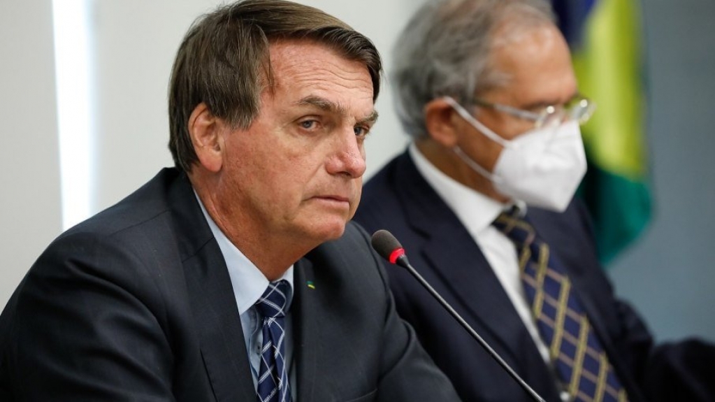 Bolsonaro sobre extensão do auxílio: "É só ir no banco e fazer empréstimo"