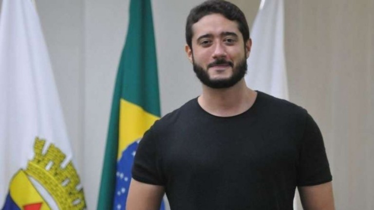 Patriota expulsa vereador crítico ao governo após filiação de Flávio Bolsonaro