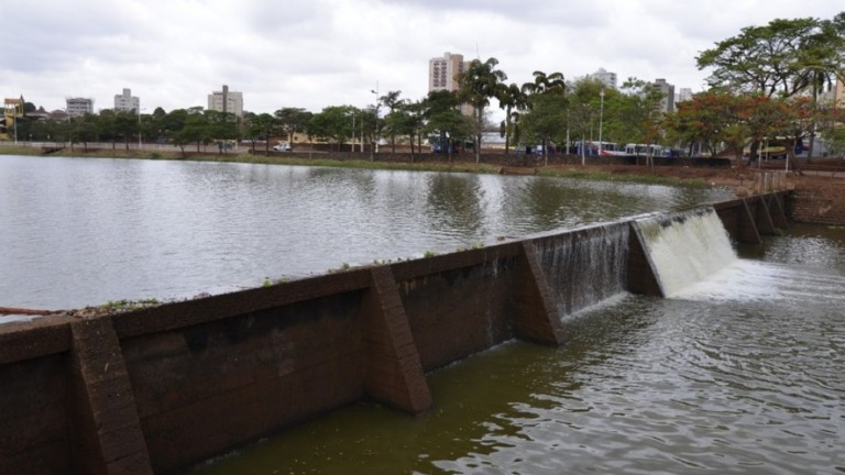Ministério da Economia estuda retração de 1% no PIB por crise hídrica; entenda