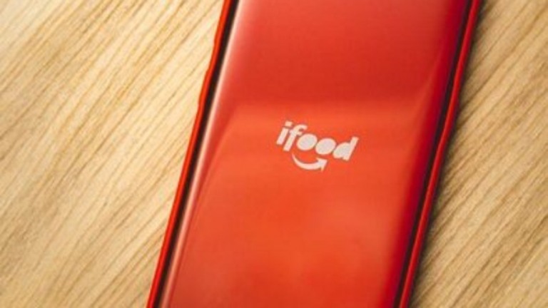 Cliente do iFood busca entregador para ajudá-lo após entrega de 7km; entenda