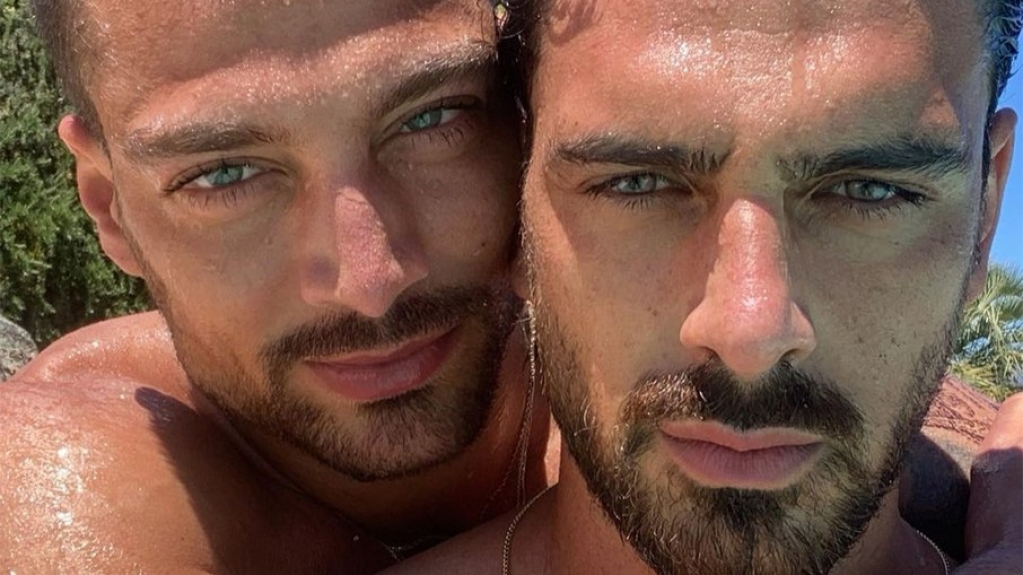 Galã da Netflix corre para desmentir boatos de que seria gay Galã da Netflix corre para desmentir boatos de que seria gay