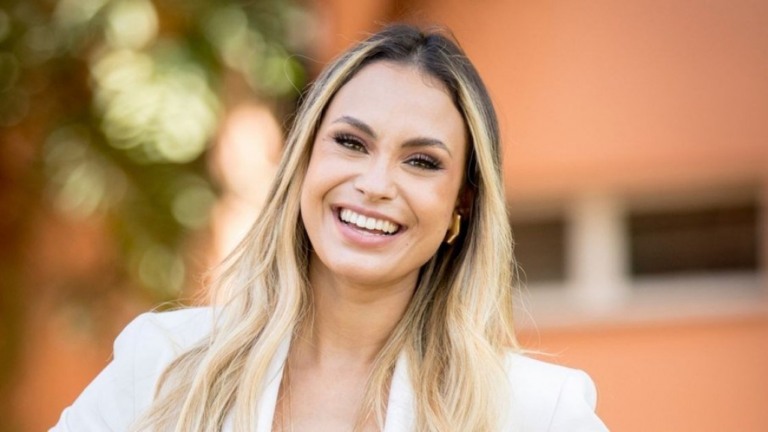 Sarah Andrade diz que é contra Bolsonaro após falar que gostava do presidente