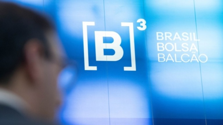 Ibovespa renova recorde e bate 130 pontos; dólar cai para R$ 5,03