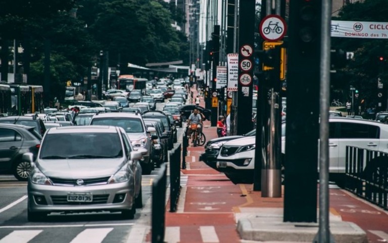 Preço da gasolina varia 78% nos bairros da capital paulista em maio