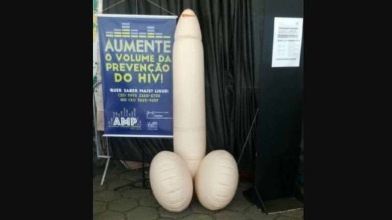 Pênis inflável na porta da Fiocruz, citado na CPI, realmente existiu