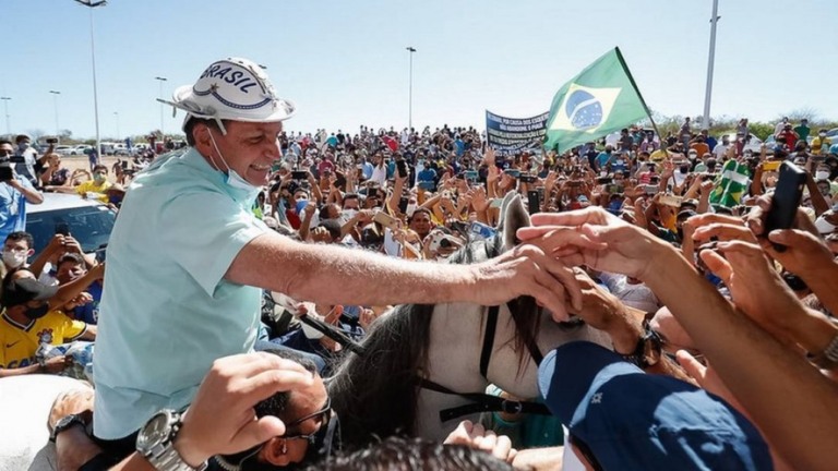 Bolsonaro participou de pelo menos 84 aglomerações desde o início da pandemia