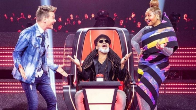 Gaby Amarantos estreou hoje como jurada no The Voice Kids e divertiu internet