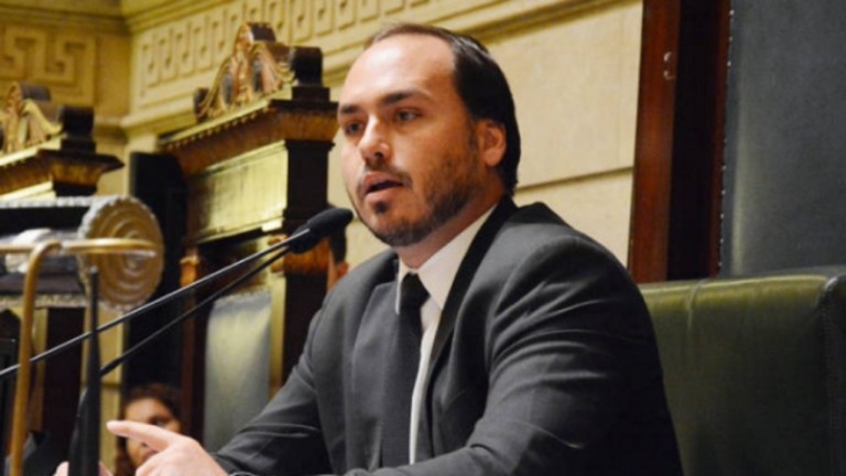 CPI quer aprovar quebra de sigilo telefônico de Carlos Bolsonaro nesta terça (8)