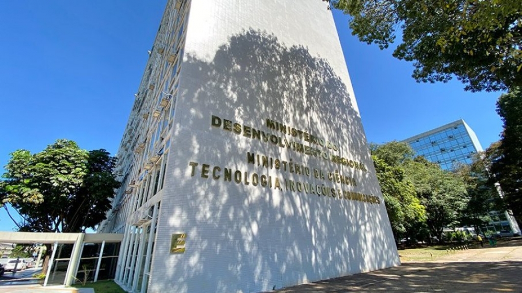Governo gasta com campanha de vacinação 1/6 da publicidade da retomada econômica Governo gasta com campanha de vacinação 1/6 da publicidade da retomada econômica