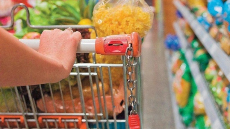 Produtos da cesta básica ficam mais caros em 14 capitais, aponta Dieese