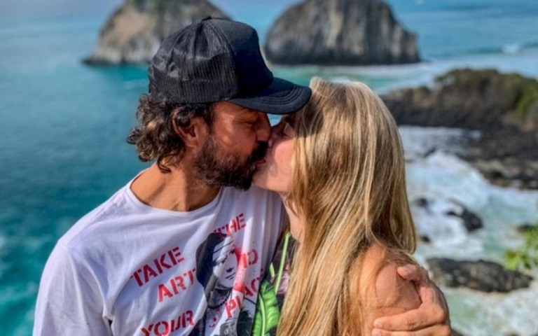 Gabriel O Pensador anuncia a inédita "Girl From Garopaba" para esta sexta