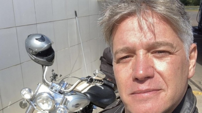 David Cardoso Jr. "apaga" mensagens de apoio ao presidente de suas redes sociais