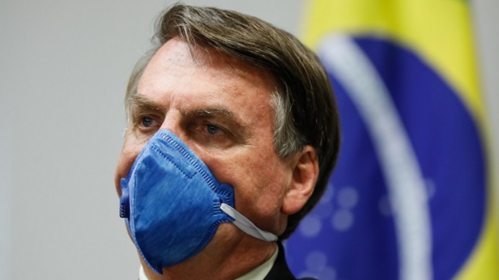 Especialistas criticam proposta de Bolsonaro de desobrigar uso de máscaras