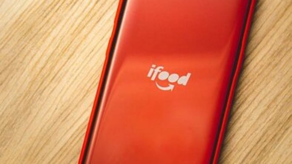 iFood lança jantar romântico que respeita distanciamento social; conheça