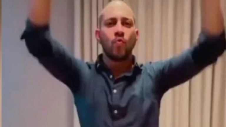 Ao som de Britney Spears, ex-BBB Caio Afiune se arrisca na dança