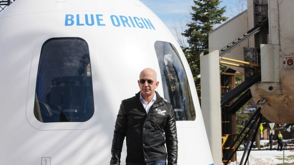 Corajoso paga R$ 142 milhões para acompanhar Jeff Bezos em viagem espacial