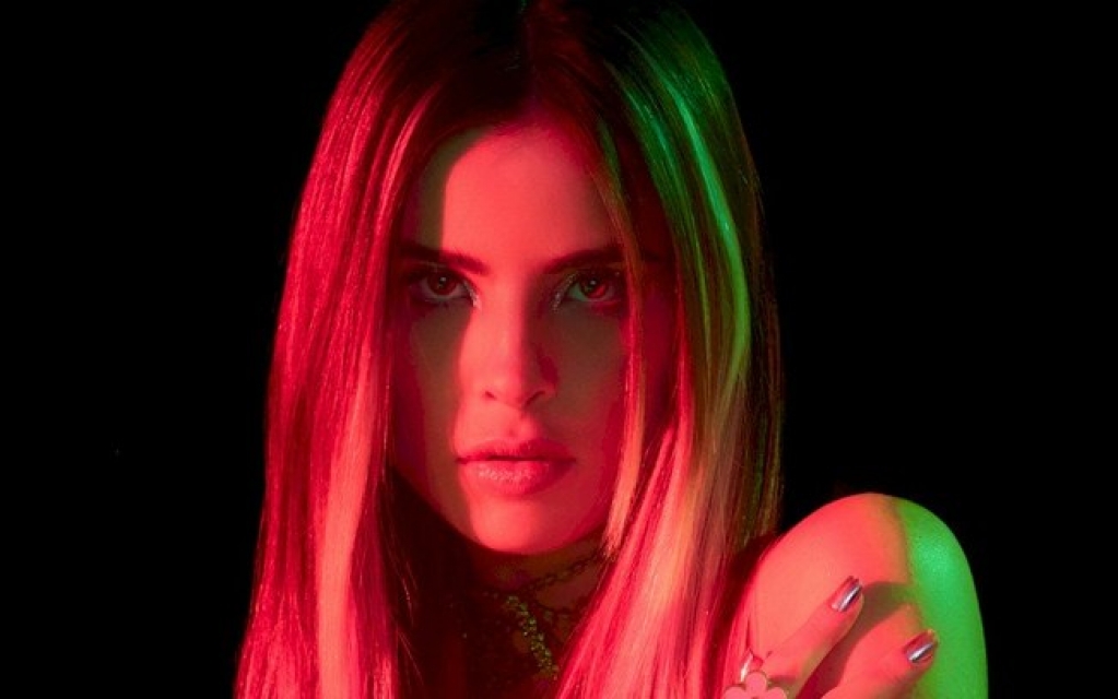 Giulia Be lança seu primeiro single do ano. Ouça "Lokko"
