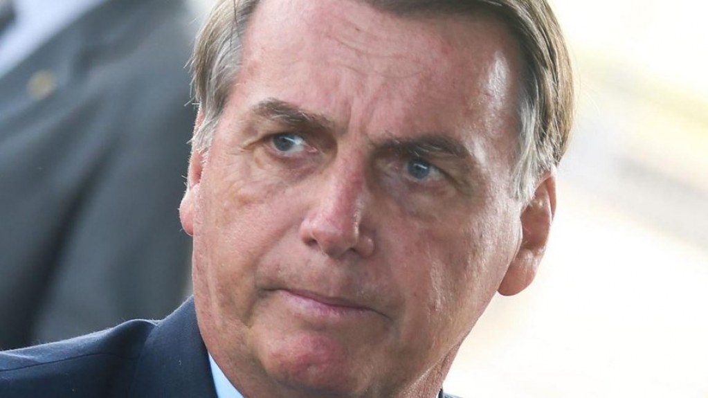 Bolsonaro se reúne com Pfizer e tenta antecipar chegada de vacinas Bolsonaro se reúne com Pfizer e tenta antecipar chegada de vacinas