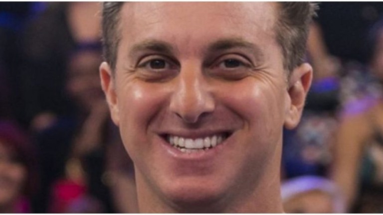 Luciano Huck confirma que irá substituir Faustão, diz site